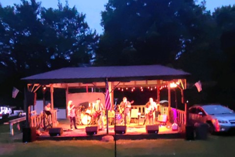 Band Camping